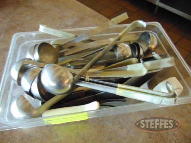 Asst- of spatulas- soup ladles- pizza cutter and timer_1.jpg